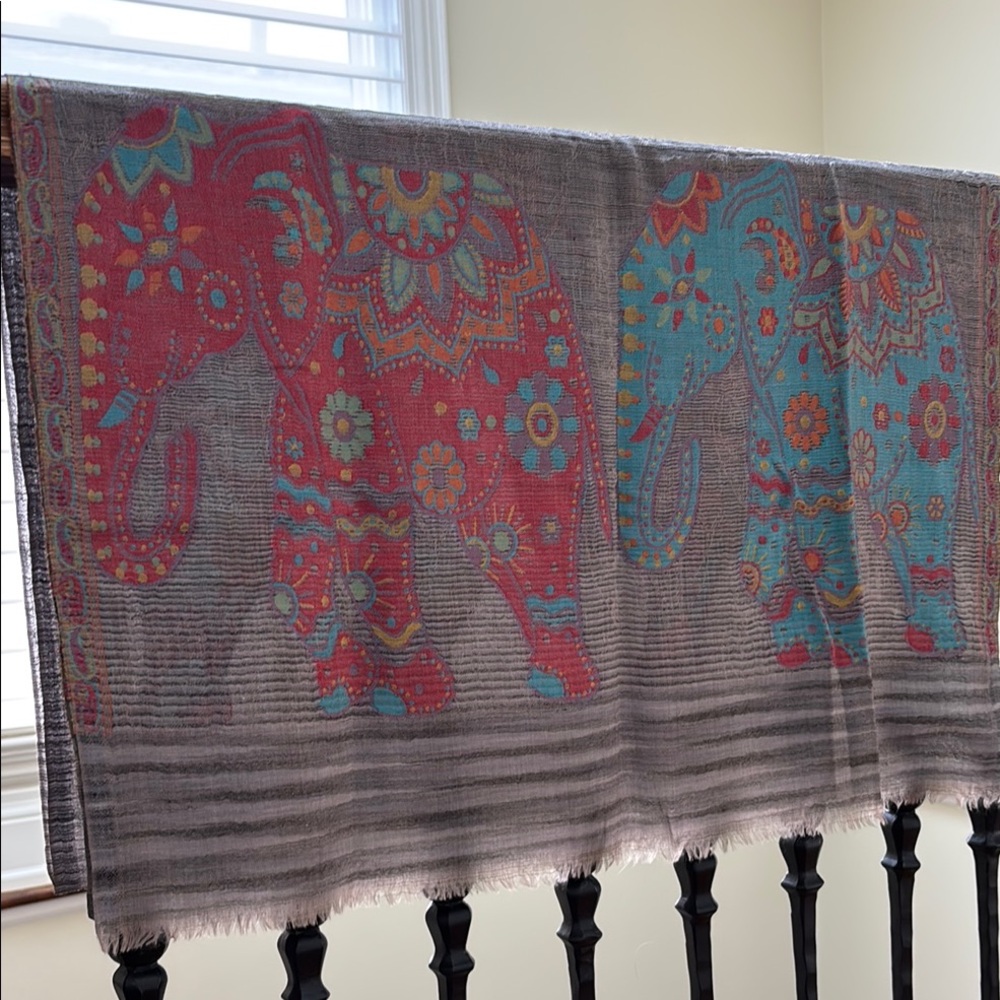 Colorful Elephant Pattern Pashmina-style Scarf